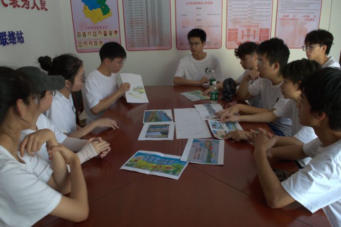 ��ɽ��ѧ�����С�ʵ���ţ��ഺ���ʻ����ˣ�ǽ��������굣��