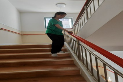 ���־Ը�У���ů���Ͼ�