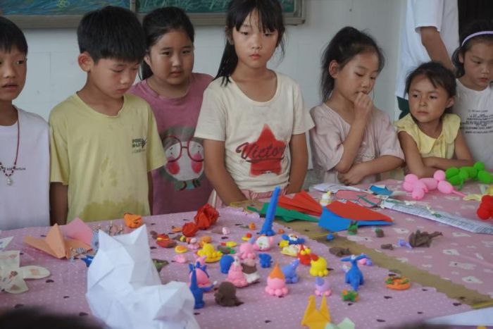 ͯ������չ���գ��ʱ����ֻ��껪 �����������ׯСѧ����չ��7��17�ս�ѧ���ʵ