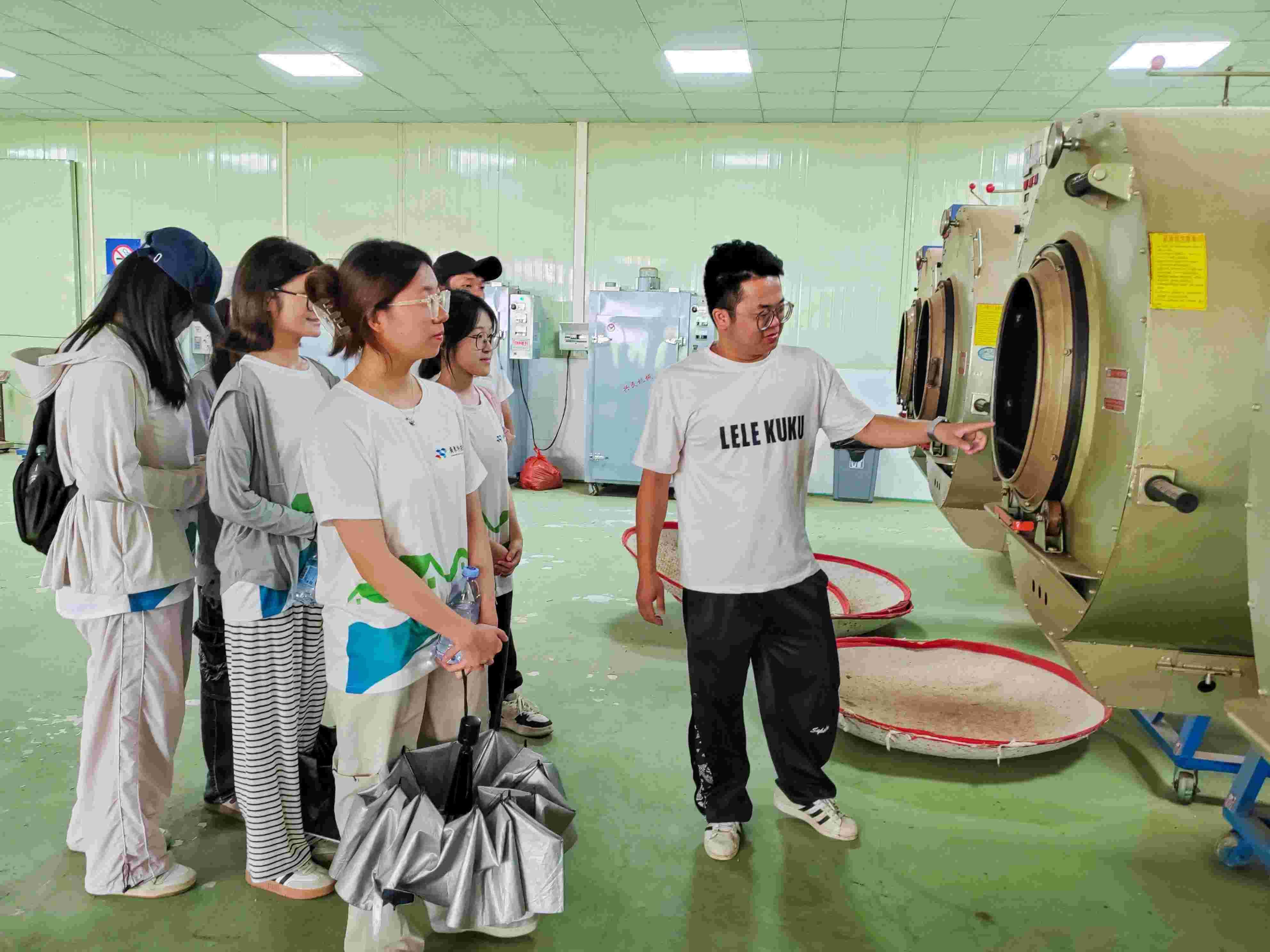 �㶫�Ƽ�ѧԺ���̹���ͻ����ح̽Ѱ��Ҷ֮�����ȴ� �������������ͼ��