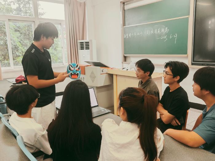 �����е����̽Ѱ�����Դ����Ϸ����ӡ���չ�ô��硰�������ϵ�л