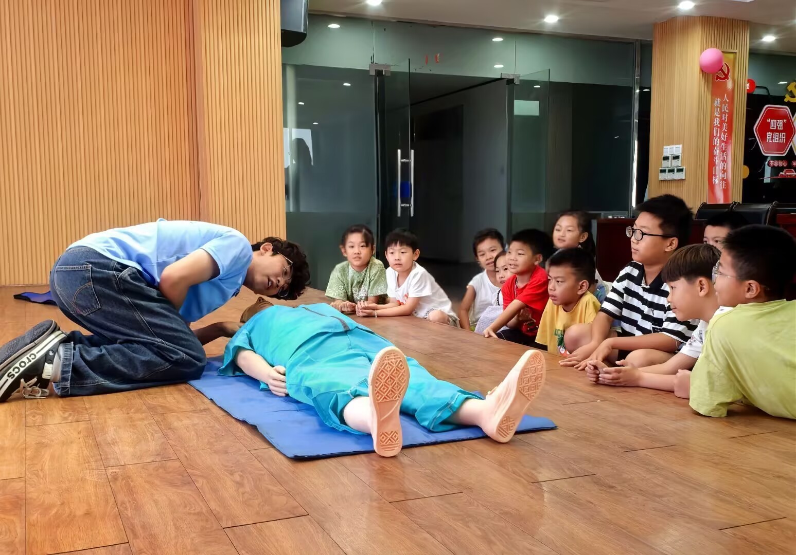 ����ҽѧԺ���ഺ����������ͬ�С�ʵ�����߽������п�չ���ʵ���