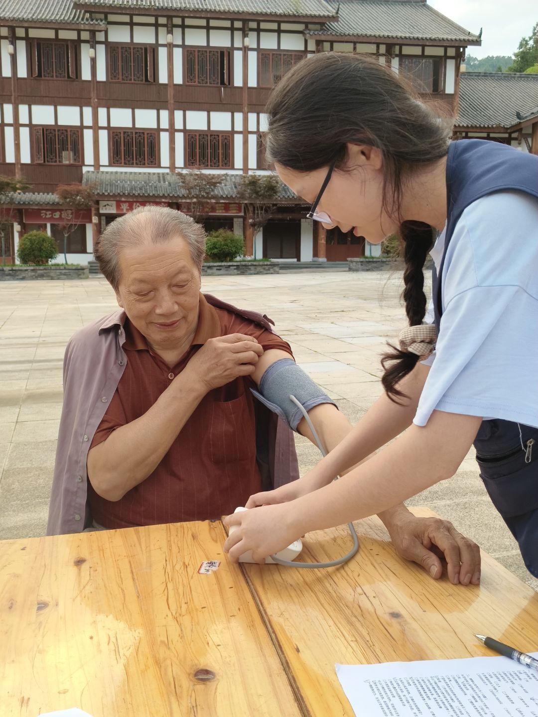 ���紫ҽ�����ഺ����