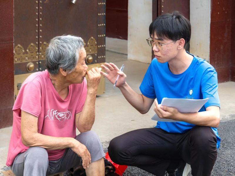 ���Ŵ������ഺ������������ѧ��שע���顱������Ϊ���׼�ֽע��ʱ���»���