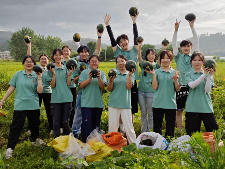 �ഺ΢�⡰ͯ����������������죬���ǵ����˴�ׯ