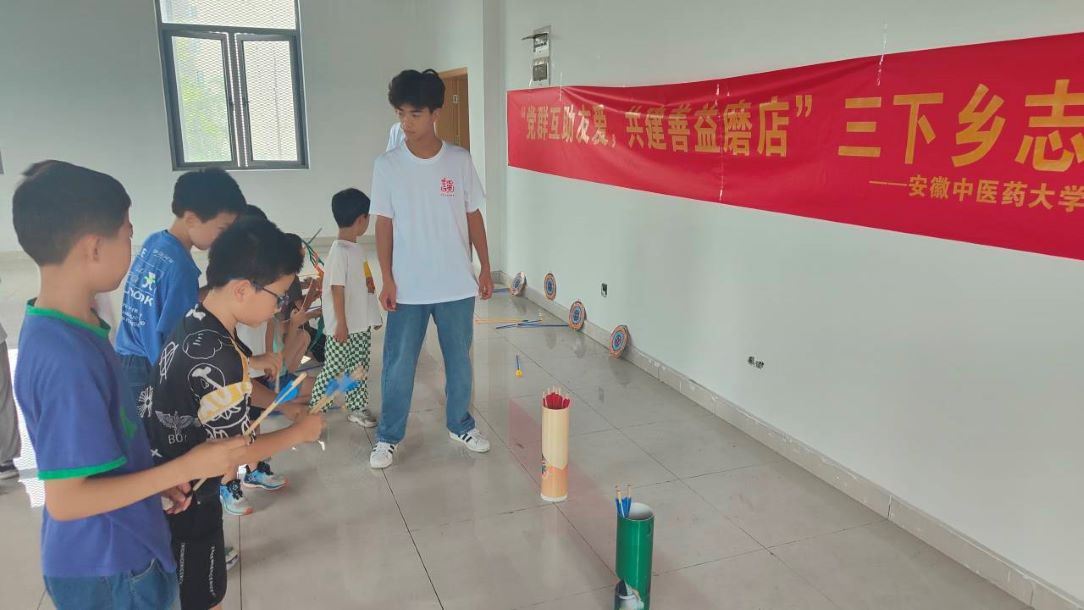 图为“”追溯古典“”运动会投壶比赛场地。