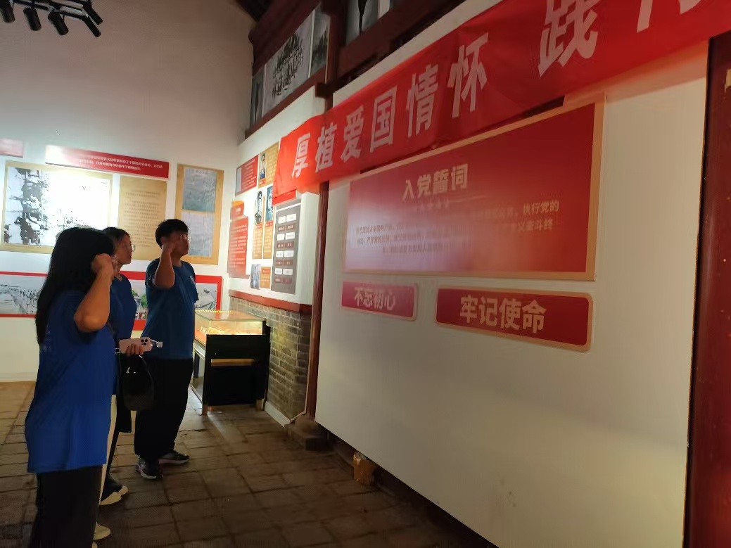 ֲ黳