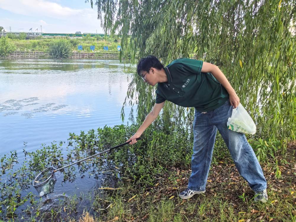 ����ѧԺ������ĸ�׺ӣ��������ж�