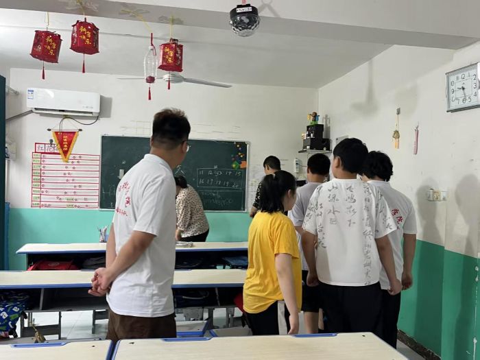 �Ϲ�ѧ�������磺����ͯ�ģ���ů�ɳ�·