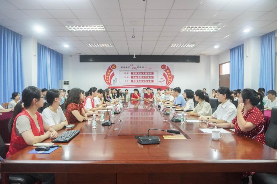 ����Բ�����ٶ���