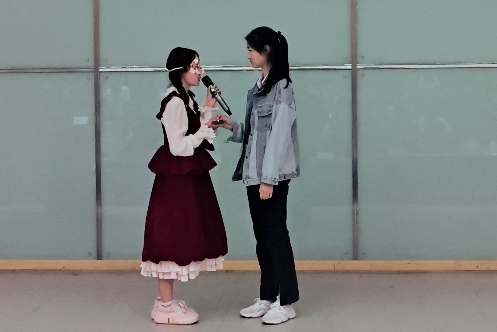 图为第五组心理话剧表演瞬间。