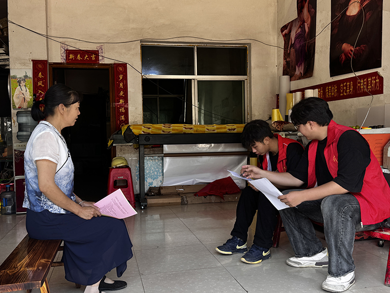 �ഺ������壺��ũ��ѧ�Ӹ�������γ���չ���ذ��ճ����ˣ��ǻ����ض�ͯ��־Ը����