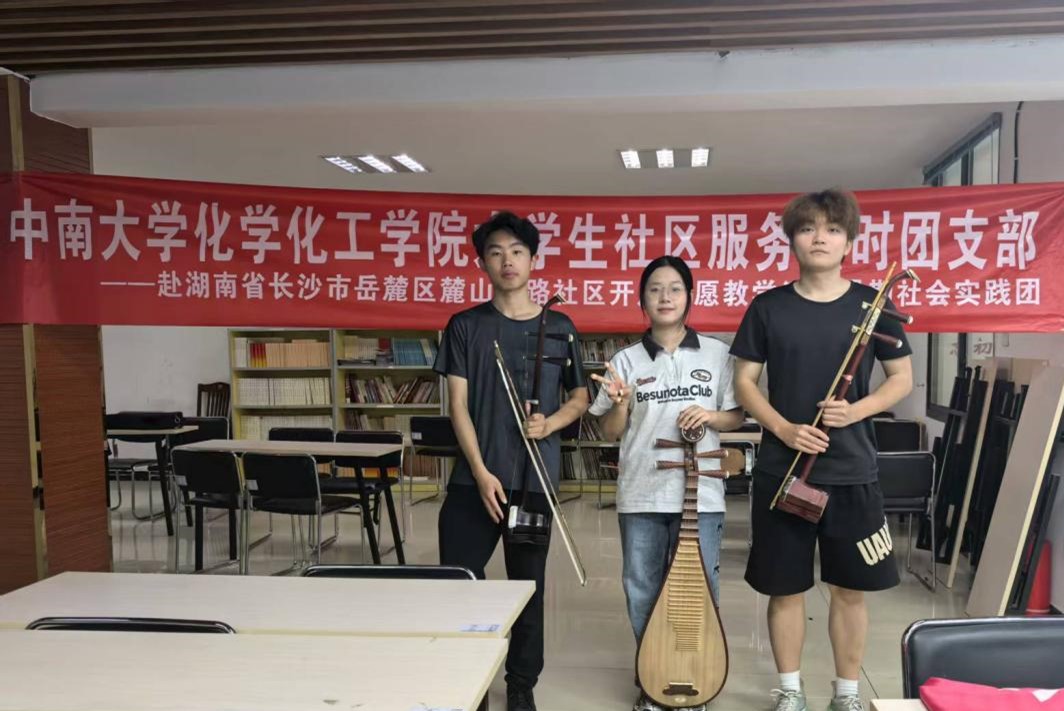 �ഺ �������硱�������������߽�ͯ�ģ����ഺʵ����������