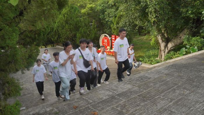 ���º�ɫ��������������ɫʱ������