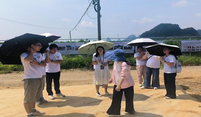 ͼƬΪ�Ŷӳ�Ա�˽Ⲣѧϰ���ؾ��÷�չ����Ƭ��  ����˳ͨѶԱ��