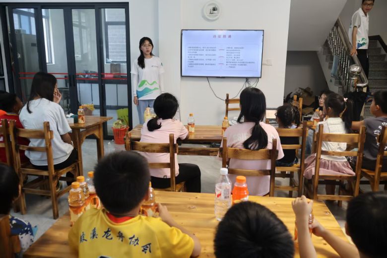 �㶫�Ƽ�ѧԺ��½������ũ�Ĵ��������ͻ����ح���Ŀ������Σ��ػ��ػ�ͯ��