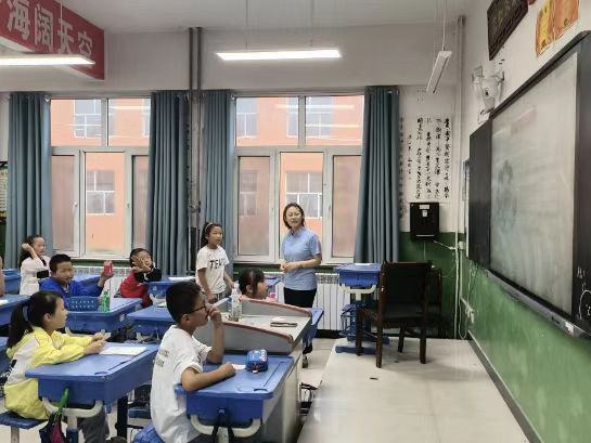 �����໪ѧԺ��С��������ԭ�ӣ�һ������ϵĻ���̽��