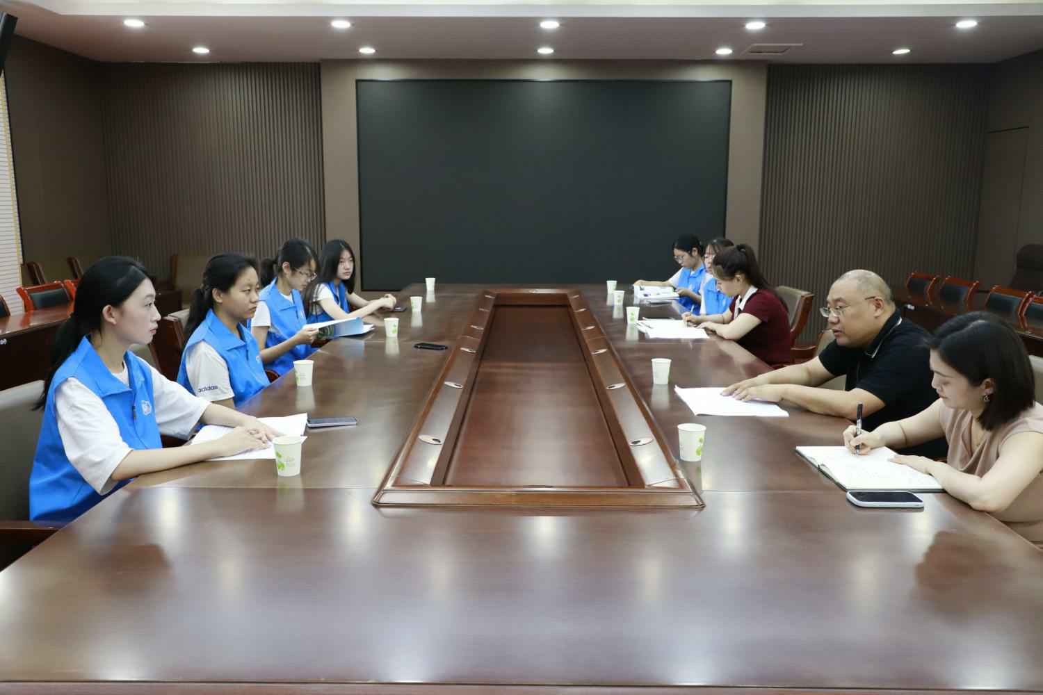 �Ӻ���ѧѧ�Ӹ����ݵ��У��������ú����ˮ�������ġ��ɡ��롰����