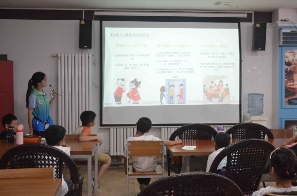 �����������ӣ�����ͯȤ֮���������ʺ���С�ͯȤ̽��Ӫ����������γ���ů����