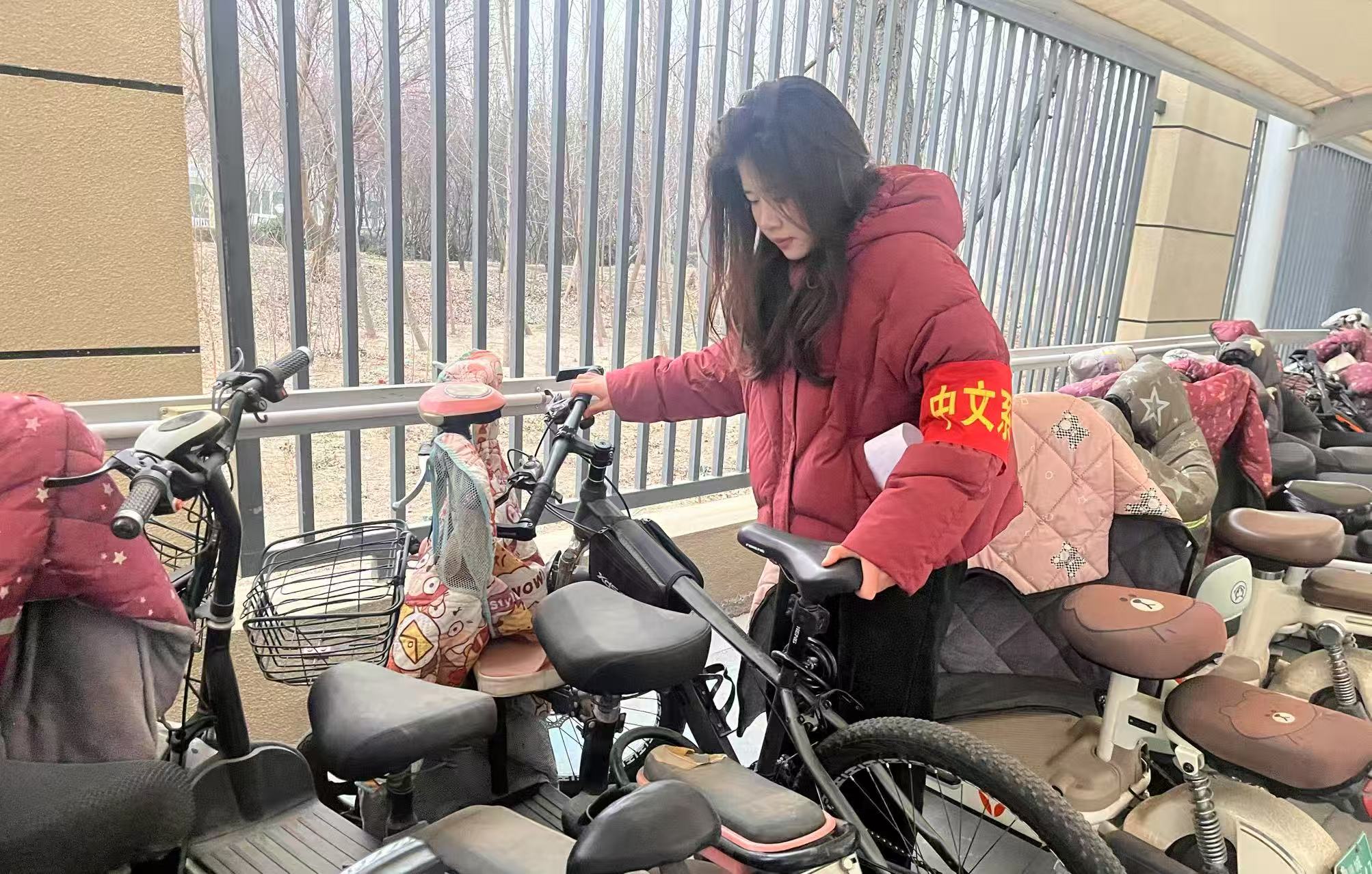 ѧح־Ը߷Ӿٰ조ഺ⣬ů䡱