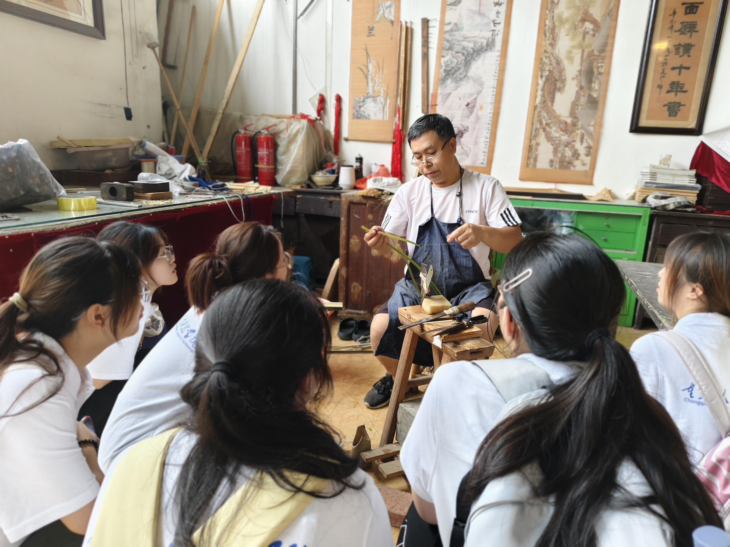 �������ĿƼ�ѧԺʵ����̽����ƽ�������գ���ͳ�봴�µĽ�������