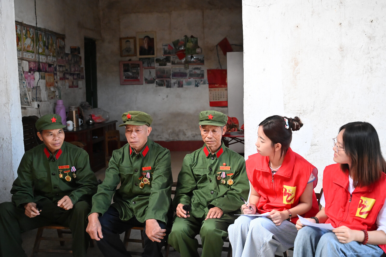 ����΢�⡪����������   �����ϱ����£����к�ɫ����