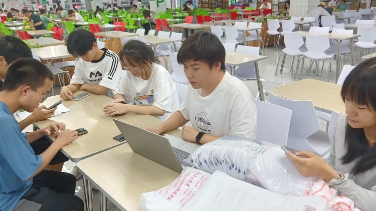 团队召开总结大会整理反思