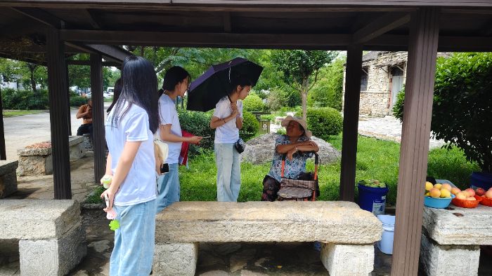 ɽ���ƾ���ѧ����ǧ�ƻ� ̽����ɫ�㼣�������������