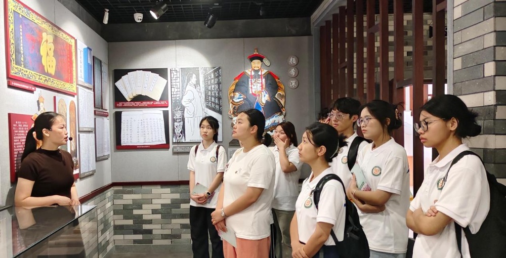 ����ƽ��ʷ�������������ҵ�������㶫ũ����ְҵ����ѧԺ���ۻ����С�ͻ���Ӹ���ƽ��Ԫ����չ����