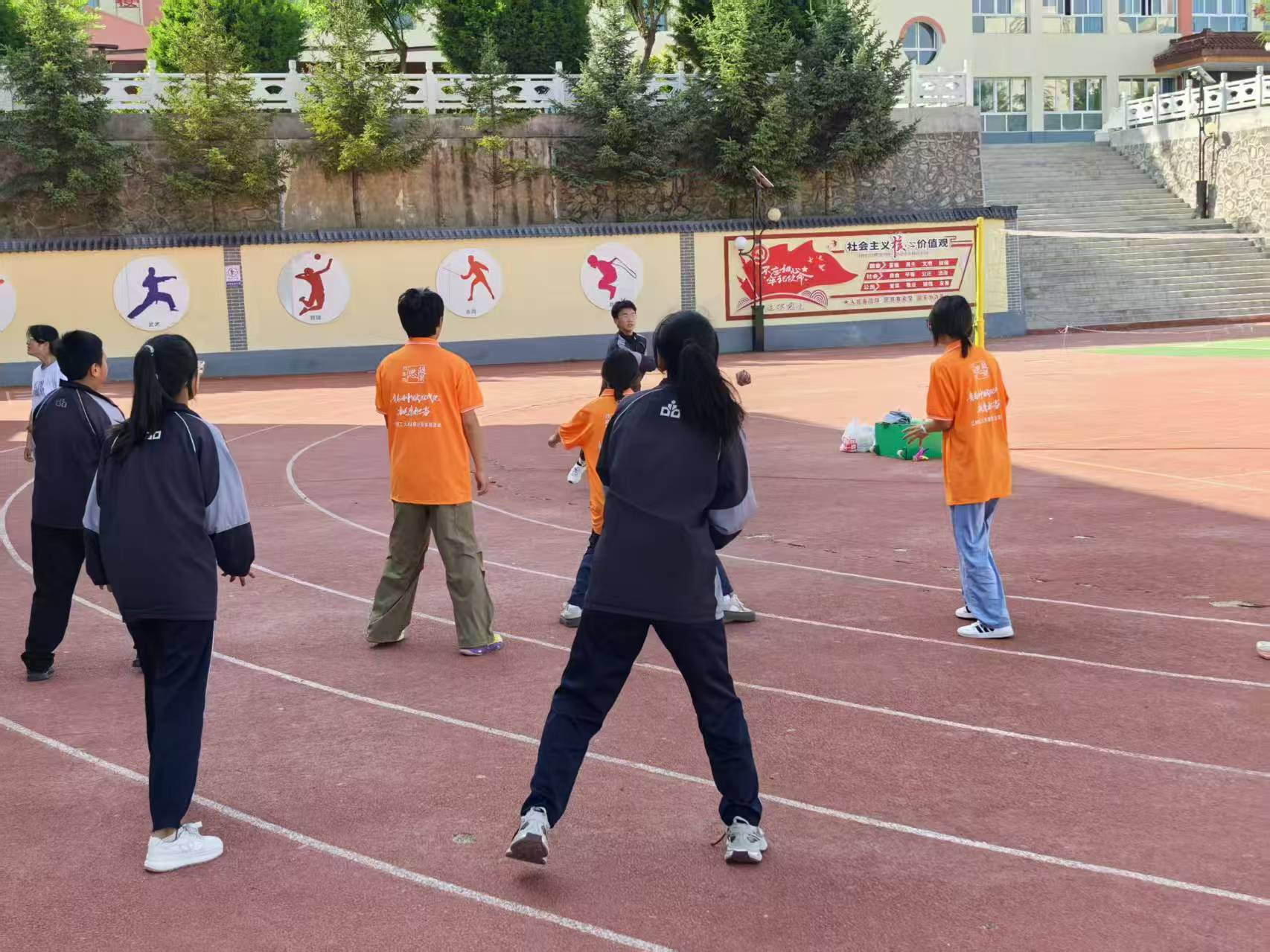 ���红�ӵ�Ц�������������ʵ�����������ǻ�΢�⣿