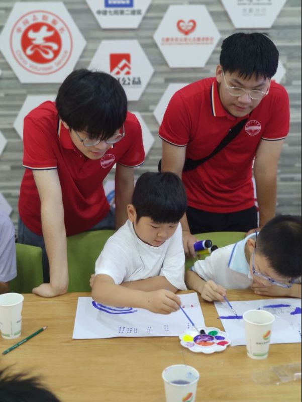 ��Ѵ���ս����� У�����������ߡ����Ϸʹ�ҵ��ѧѧ�Ӹ�ȫ��·����������Ѵ����֪ʶ��������ȫ����