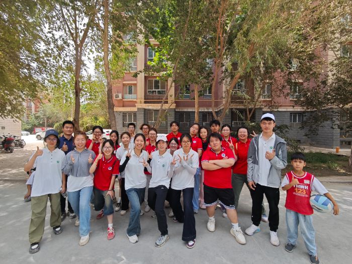 ��Уͬ�ļ����ģ���У��������ƪ�����½�����ѧԺ��ʯ���Ӵ�ѧ���Ͽ�չ�������硱���ʵ���