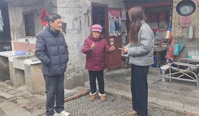 ̽ɫ䣬