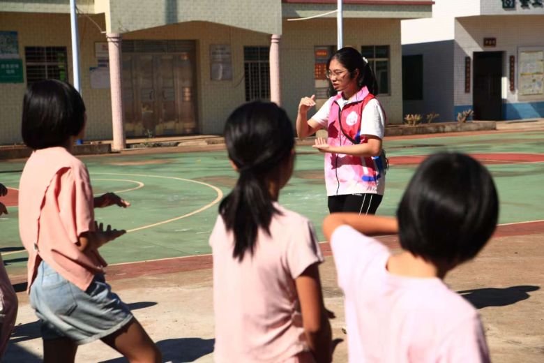 ����̫�������ģ���ȫ�������ɳ������ǻ滭չͯ��