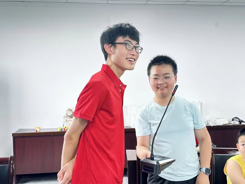 ��Ȥ�����ۣ��Թ���Ϊ��������庢ͯ������ѧ֮��