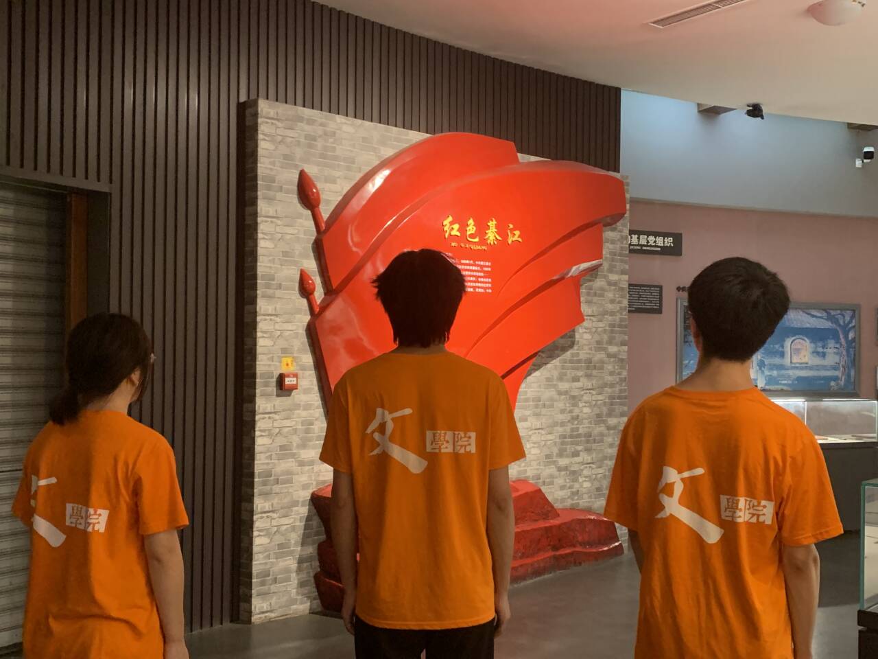 ��ʦ�����磺̤�ú�ɫ�ż�������������ƪ