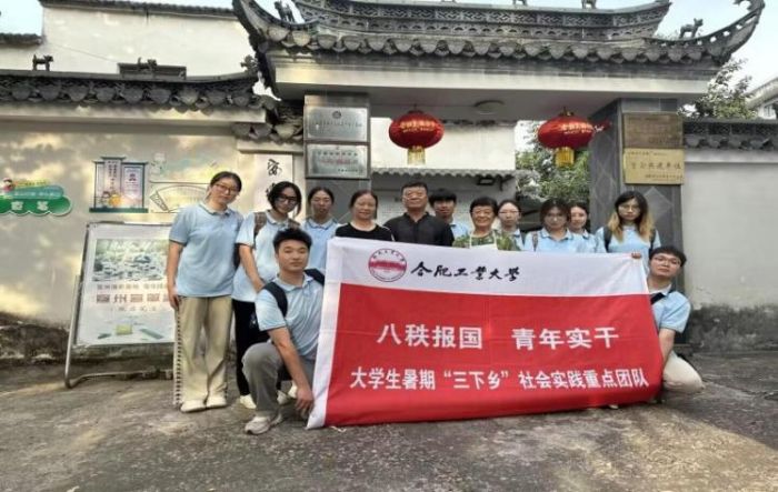 ��īǧ�꣬���¡����ദ�������ʴ��е��ഺʵ��