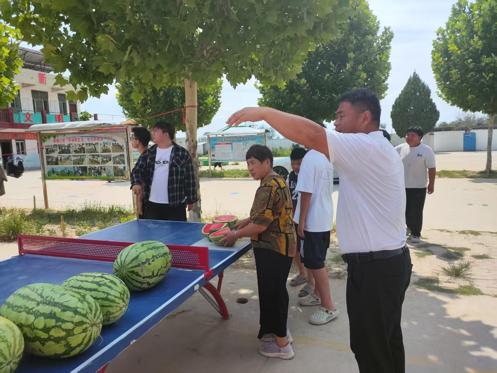 ��ƴ�ѧ��֧�̳�¥Сѧ����������������ůͯ��