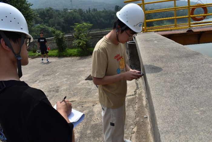 ��Ա�������ǿ��  �������