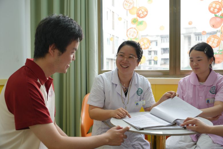 ����ҽѧԺ���Ű���Ω���Ű�ǧ������ҽϴ��ɽ�����¡��л�����������ǰ���Ű�����ɽ�����������������������Ŀ�չ�������ٴ��ˡ�ְҵ������ȷ�̸�