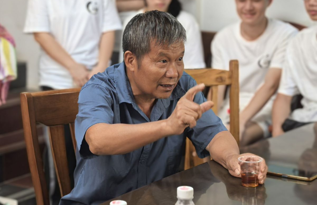 ��ɽ��ѧ�����С�ʵ���ţ�̽���Ƹ��������أ������ɫ�����ʹ��