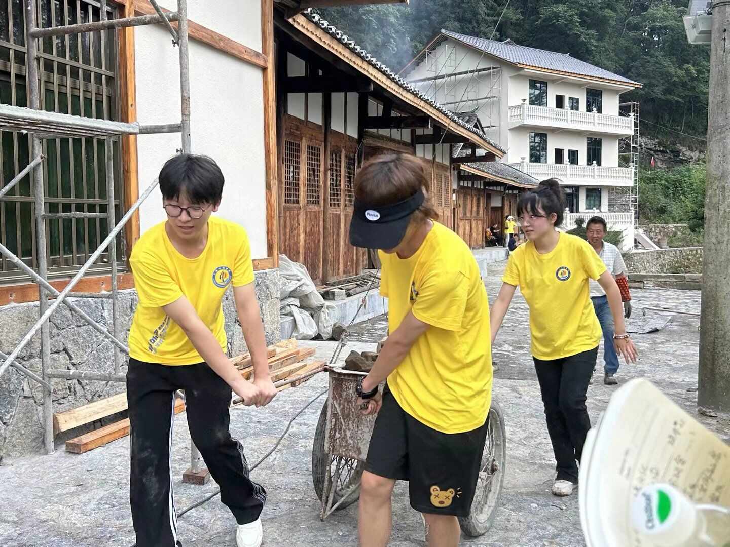 óԺѧ磺춡ɫ˵·