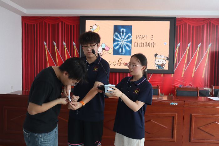 ���硱������ʵ���ӡ��߲ʼ��ڡ��Բ����Ļ�������ʽ����Ⱦ���������չ�