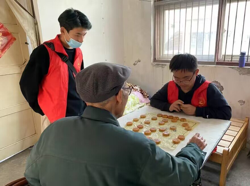 ý彨裬