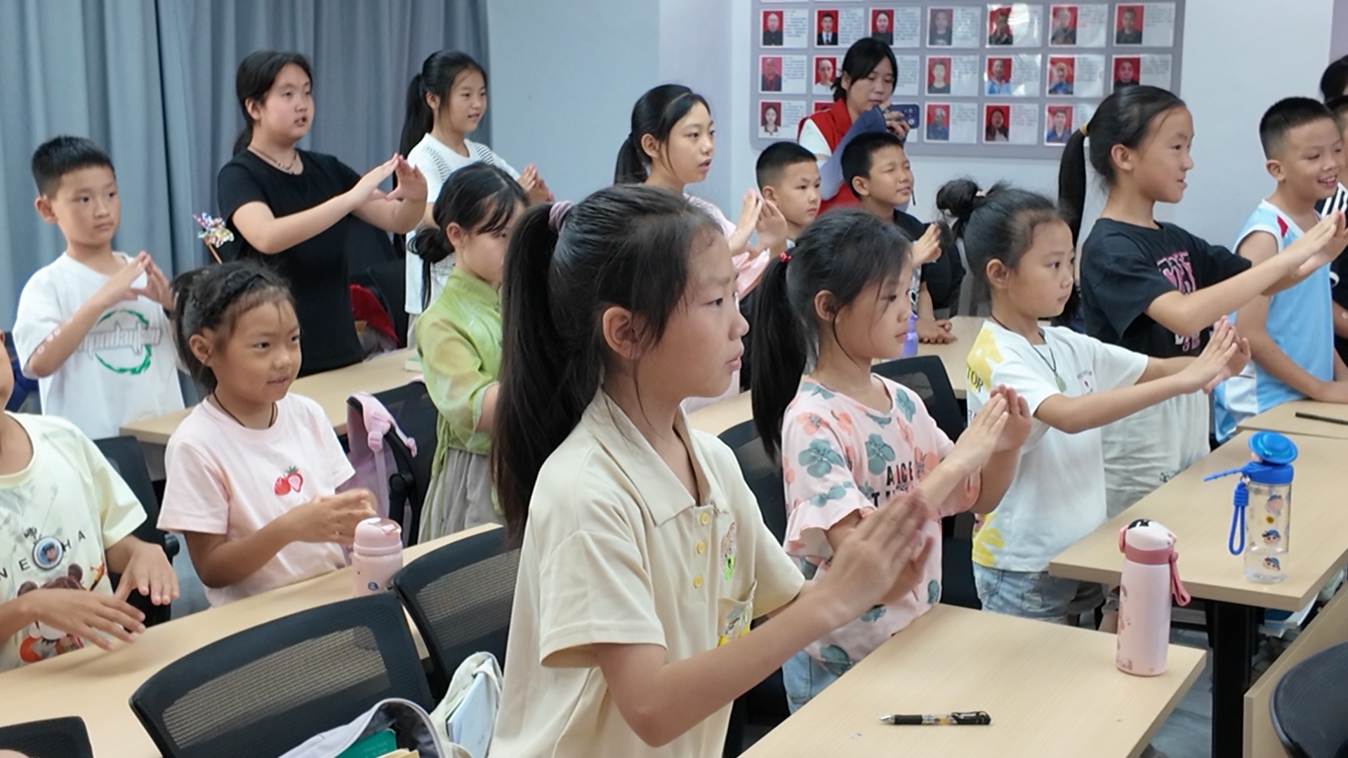 ����˵����ͯ���������������ˡ�������������ѧ���̷�ѧԺ"������"���ʵ����ʵ