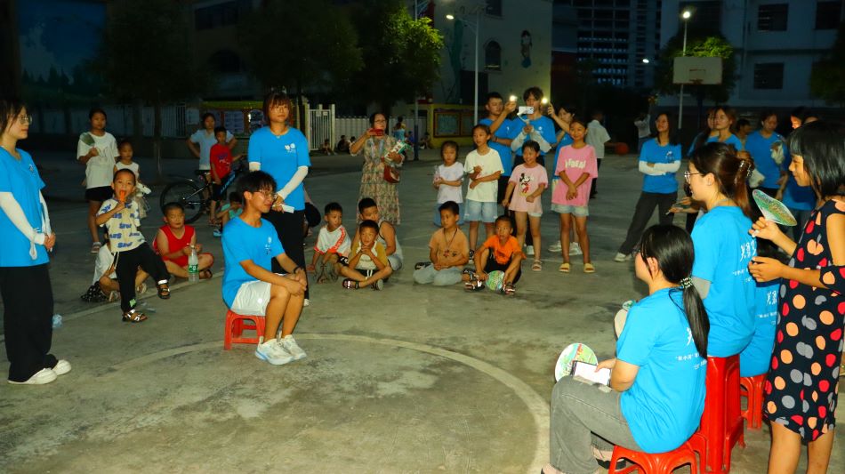 �������磬�շ���ͯ