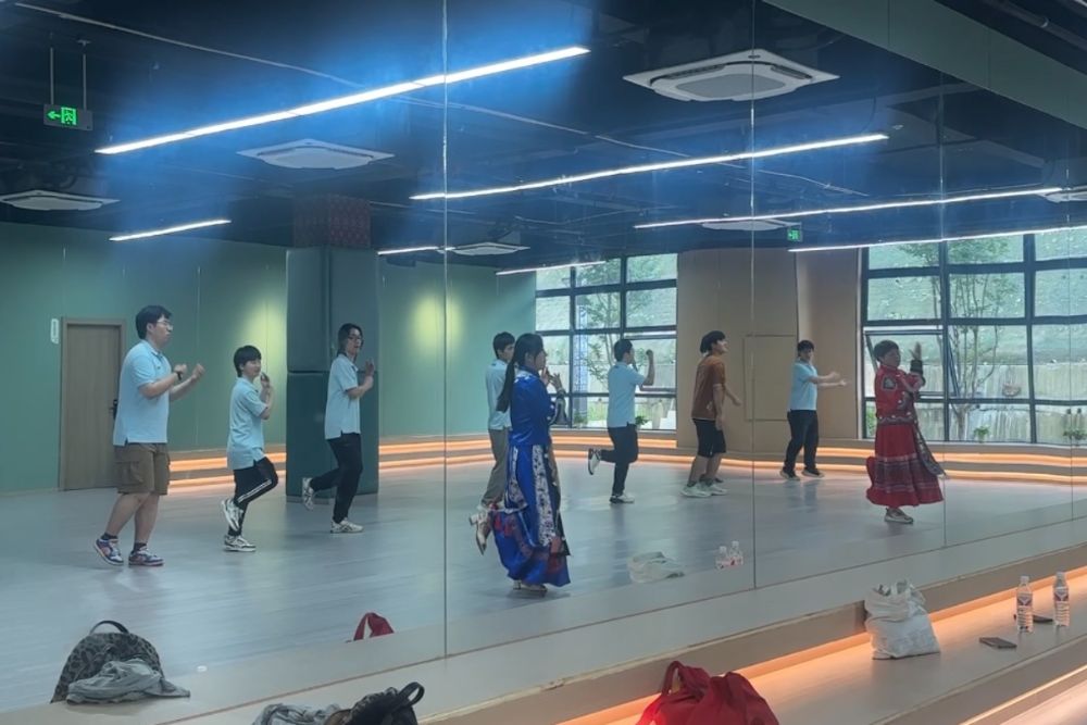 ���ҷ��š������������ũ��ʵ���Ŷӵ�������������ʾ��·��