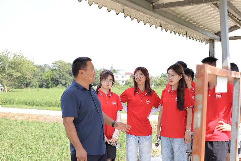 ��У԰��ũ��Ϲ���������ʵ���Ŷ���ʵ��̽�����˻���ҵ