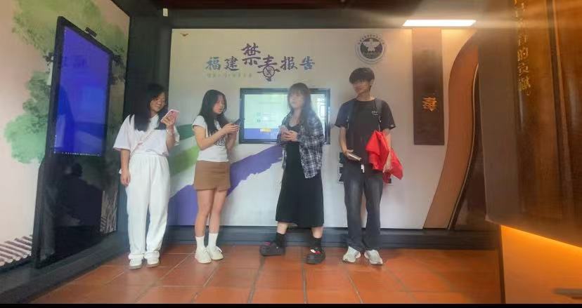 ���Ͻ�����ʵ���Ӹ����������ݣ�������������