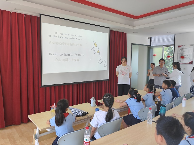 ����ͯ��С���ã�����Ӣ��ӭ����